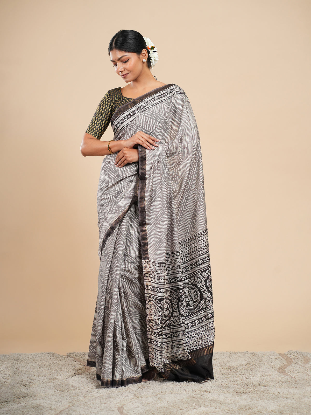 Silver grey Modal Bandhni-print saree, border detail – Koshnika
