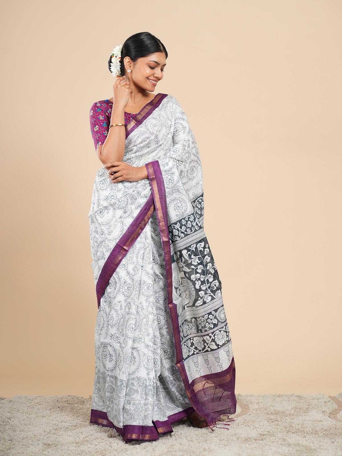 Off-white Chanderi pencil Kalamkari-print saree, fine line-art motif close-up – Koshnika