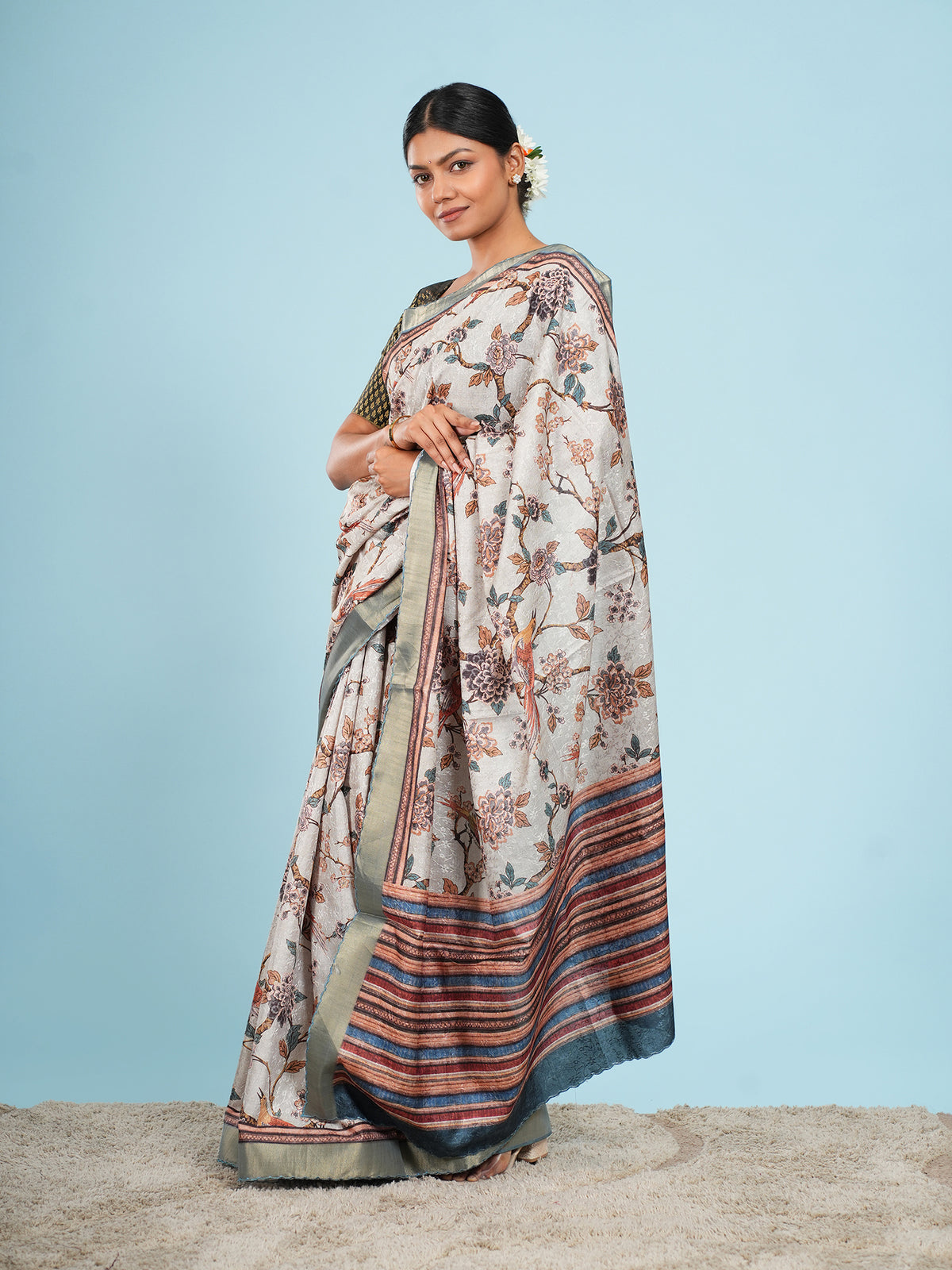 Aritika self-jacquard saree, sage border detail – Koshnika